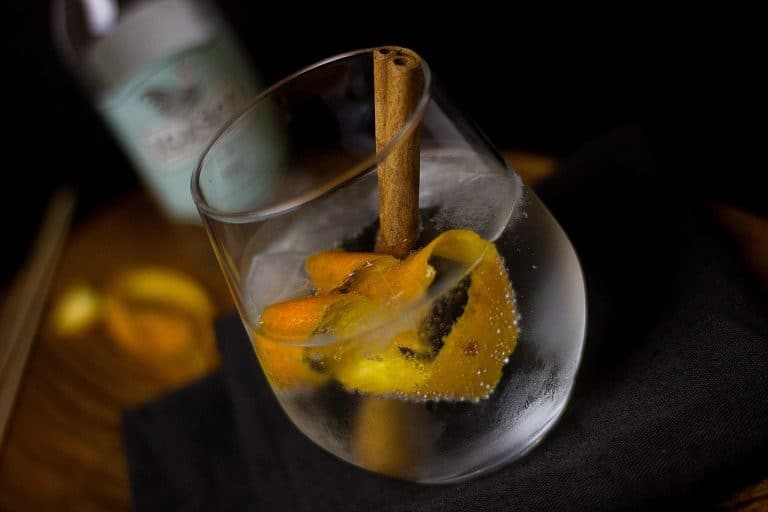 Refreshing: A Guide to the Best Gins for Mix with Ginger Ale