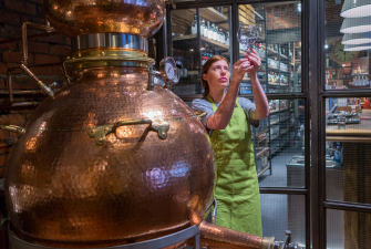 How Is Gin Made? The Gin Distillation Process Explained